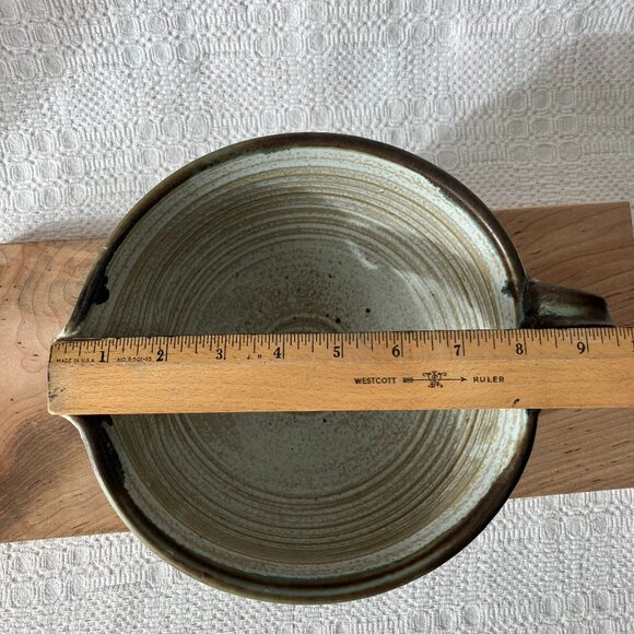 VTG Studio Pottery Batter Bowl Hand Thrown Speckled Glaze Spout Handle - Picture 8 of 9